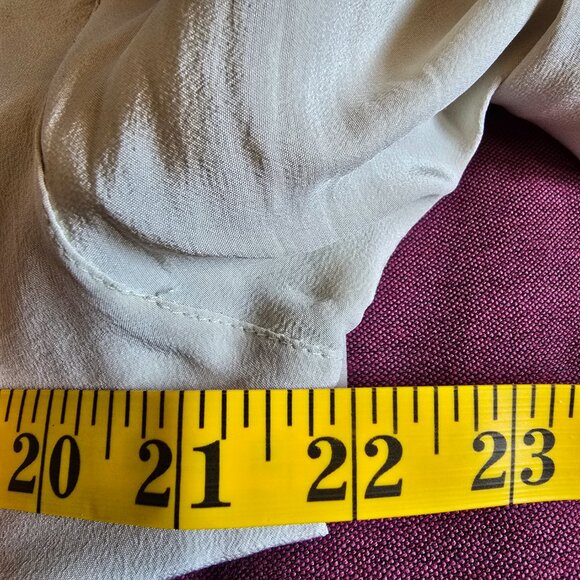 Jacqueline Ferrar - Vintage 100% Silk Mandarin Collar Blouse in a Cream White - Picture 10 of 11